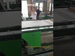 Laminatiemachine voor het laaien van platen met zuiginstallatie