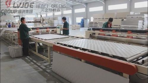 Laatste bedrijfsblogs Hoe werkt een plafondplatenproductielijn?