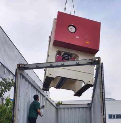 Goede prijs. Hoge snelheid PVC -gipsbord geperforeerde plafondtegels ponsmachine online