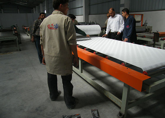 Dubbelzijdige volledig automatische lamineermachine voor plafondplaten van PVC-gips