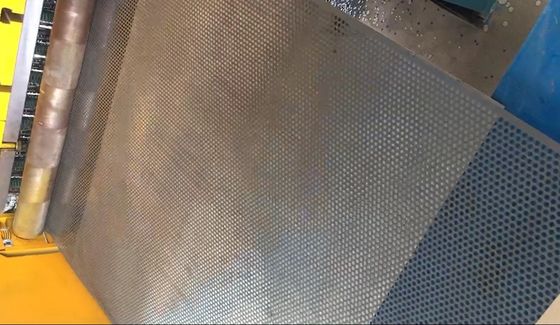 Machine voor het perforeren van planken met een hoge capaciteit, met een capaciteit van 1 pc per minuut en PLC-besturing
