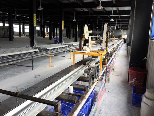 De economische de Kroonlijst van het Typegips Productielijn van de Productiemachine
