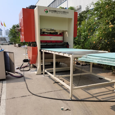 Goede prijs. Automatische geperforeerde gipsplaat MgO-plaat metalen plaatpunchmachine online