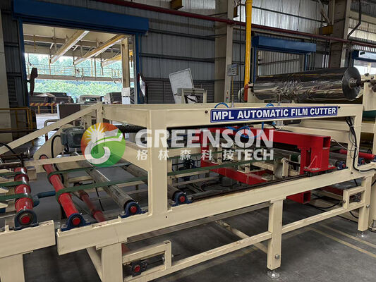 Goede prijs. PVC gipsplatenlamineermachine met een effectieve lamineerbreedte van 1300 mm, een snelheid van 15 m/min en een capaciteit van 2-6 miljoen vierkante meter voor de productie van gipsplafondtegels online