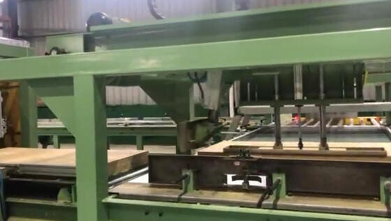 Rotswolproductielijn met PLC-besturingssysteem voor een output van 30.000 ton per jaar en een dichtheid van 80-200 kg/m3