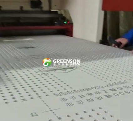 200T automatische hogedrukperforatiemachine voor max. 20 mm dikke boorden