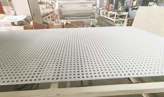 Goede prijs. Automatische CNC-platenperforator met hoge precisie en 11 kW-vermogen voor het perforeren van platen met meerdere gaten online