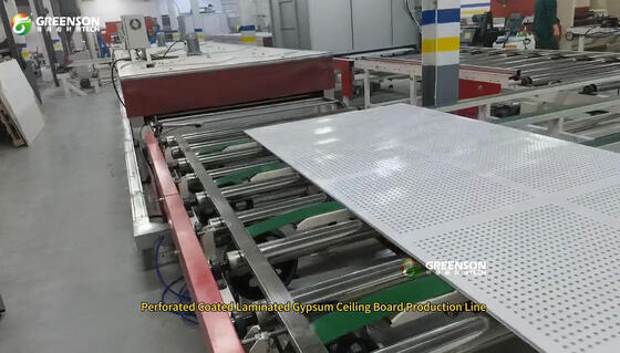 Productie-installatie voor het spuiten van gipsplaten met hoog rendement